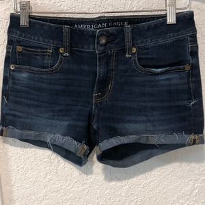 American Eagle 🦅 super stretch women’s size 2 jean shorts.